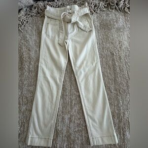 WHBM NWOT “The Slim Crop” Jeans in a gorgeous Cream Color!